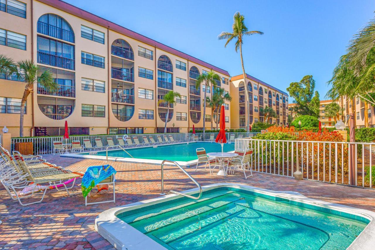 Paradise At Angler'S Cove Hotel Marco Island Exterior photo