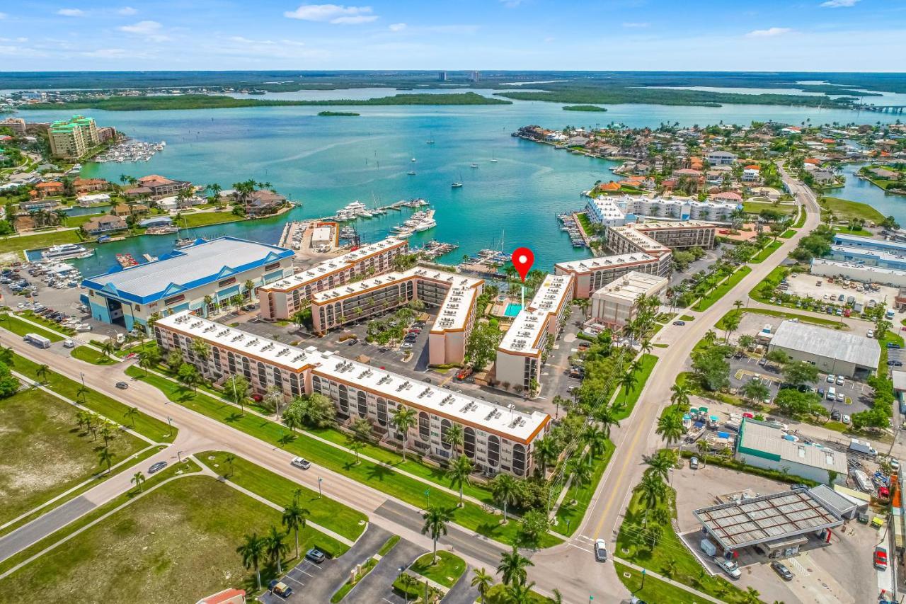 Paradise At Angler'S Cove Hotel Marco Island Exterior photo