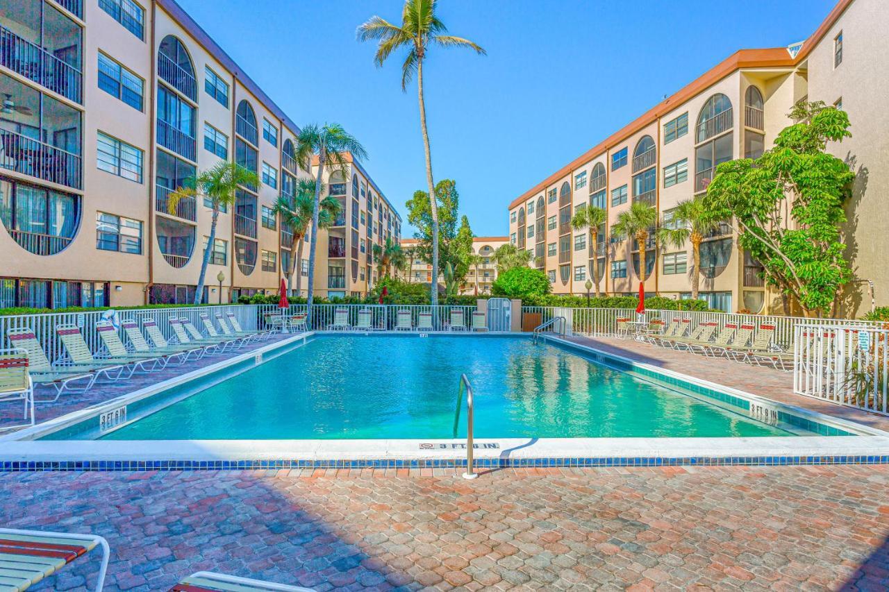 Paradise At Angler'S Cove Hotel Marco Island Exterior photo