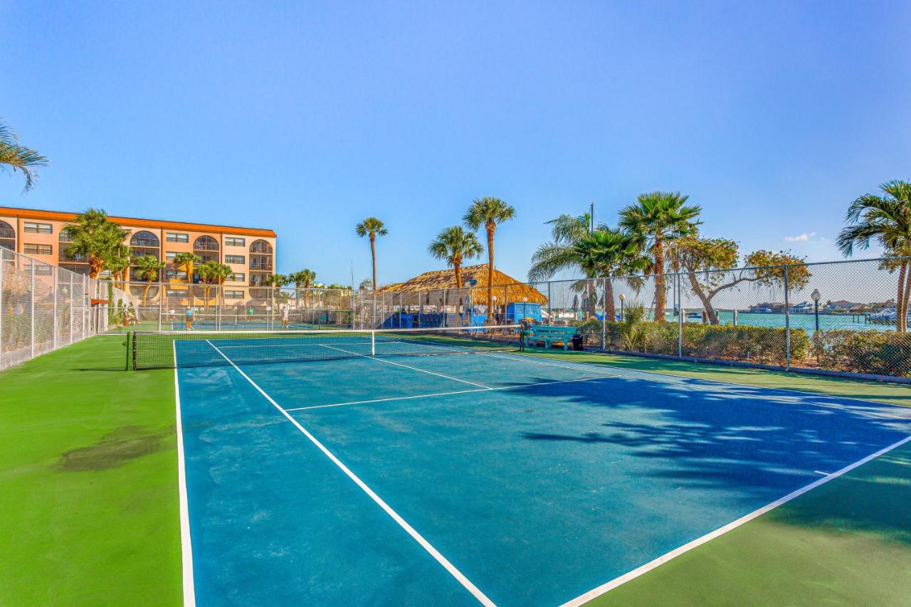 Paradise At Angler'S Cove Hotel Marco Island Exterior photo